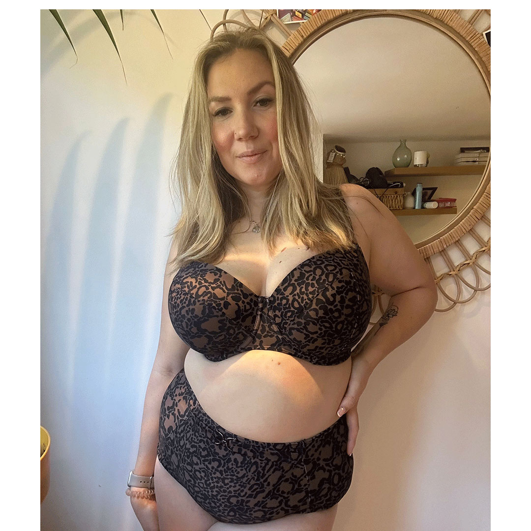 Flirtelle Verona Beach Padded Balcony Bikini Top Leopard Print