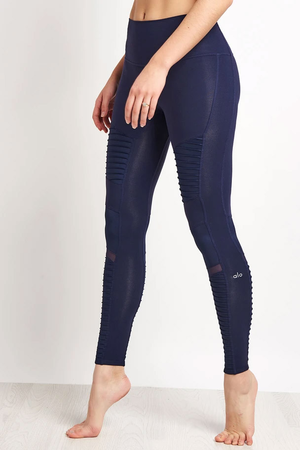 Alo Yoga Leggings The Complete Guide And Review The Sports Edit
