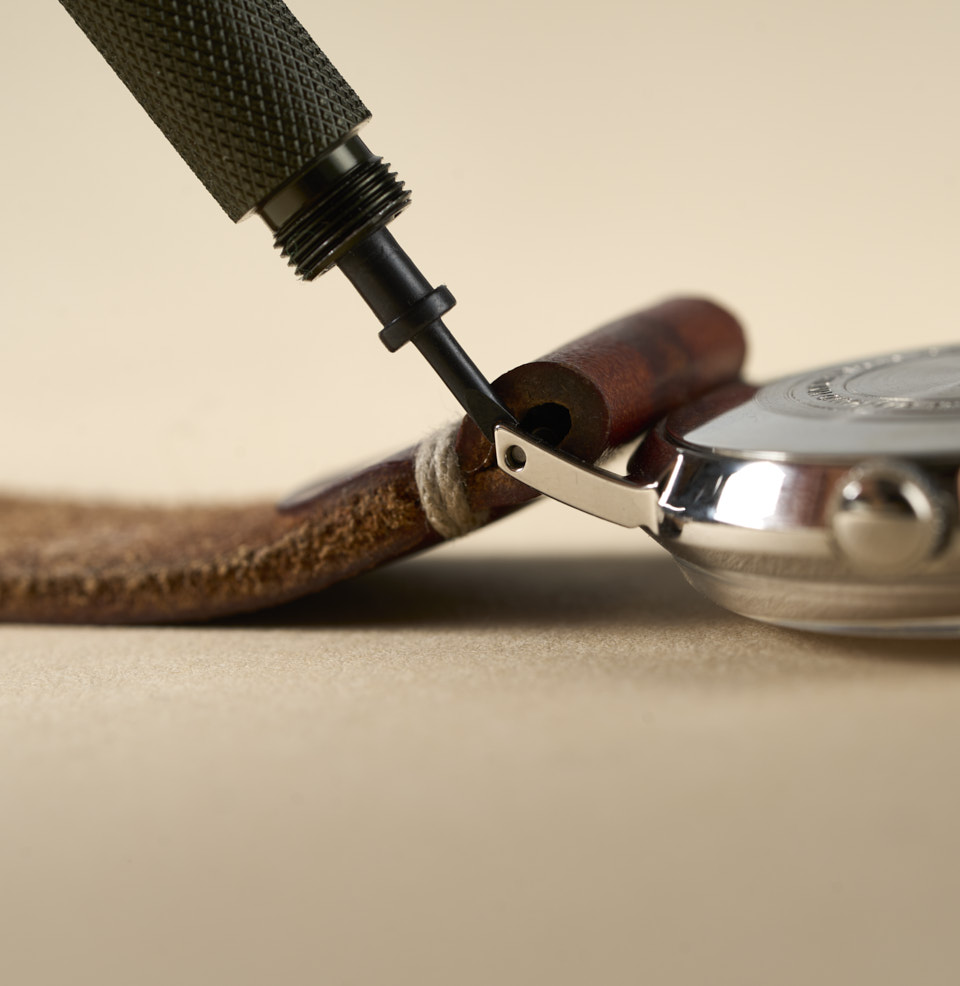 Strap-Changing Multi-Tool Use the fork tip for classic springbars