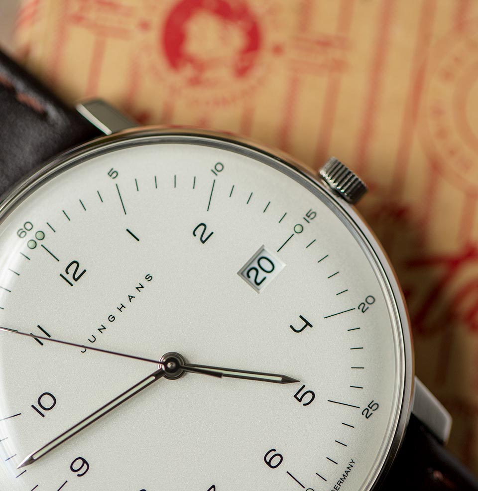 Max Bill Quarz Date at three