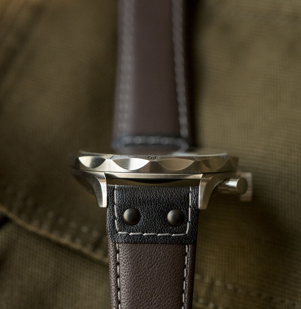 Meister Pilot Chronoscope Scalloped bezel edge