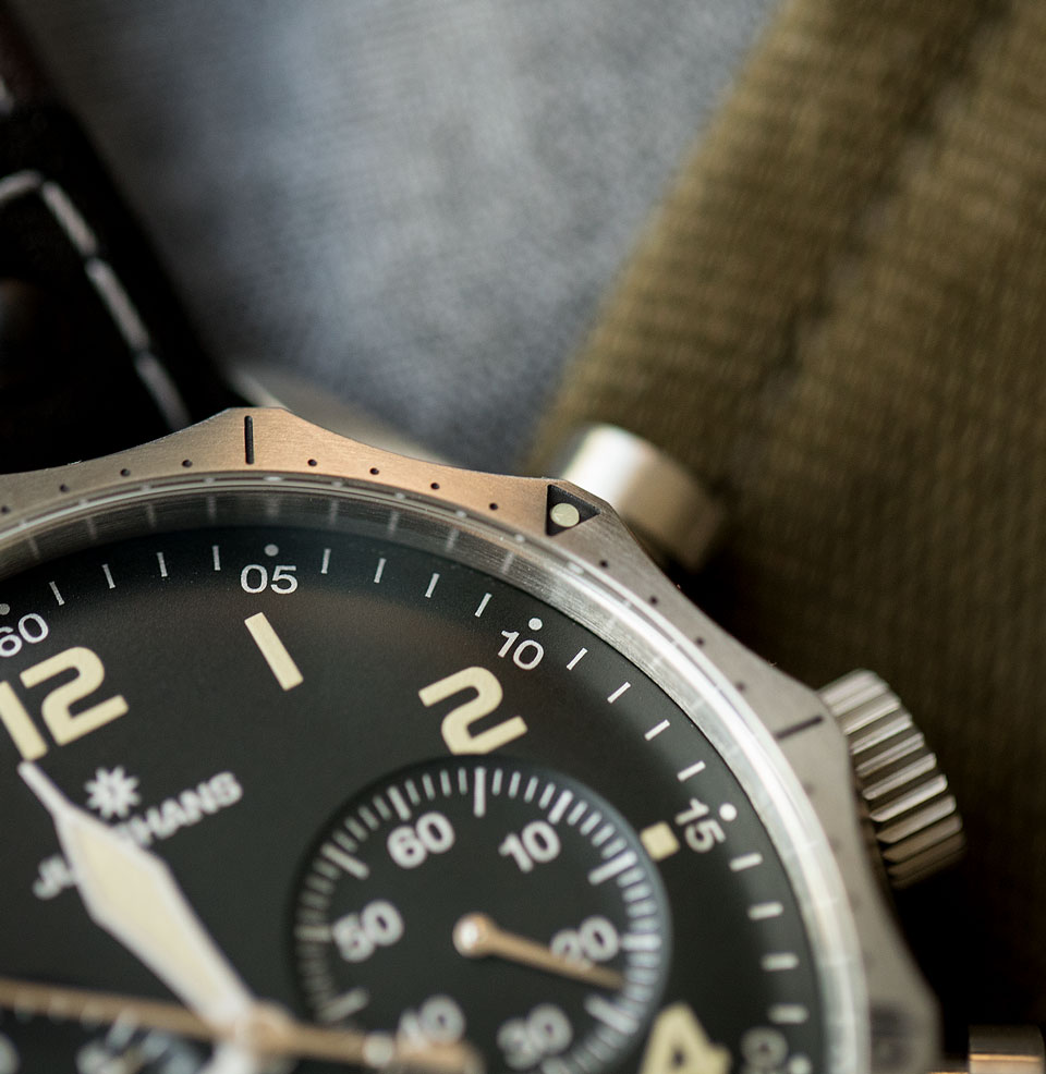 Meister Pilot Chronoscope Bi-directional friction bezel