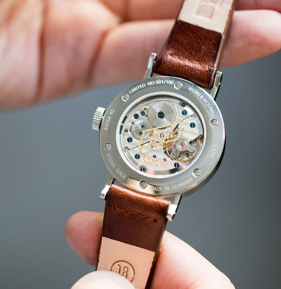 Antea KS LE Display Case-back