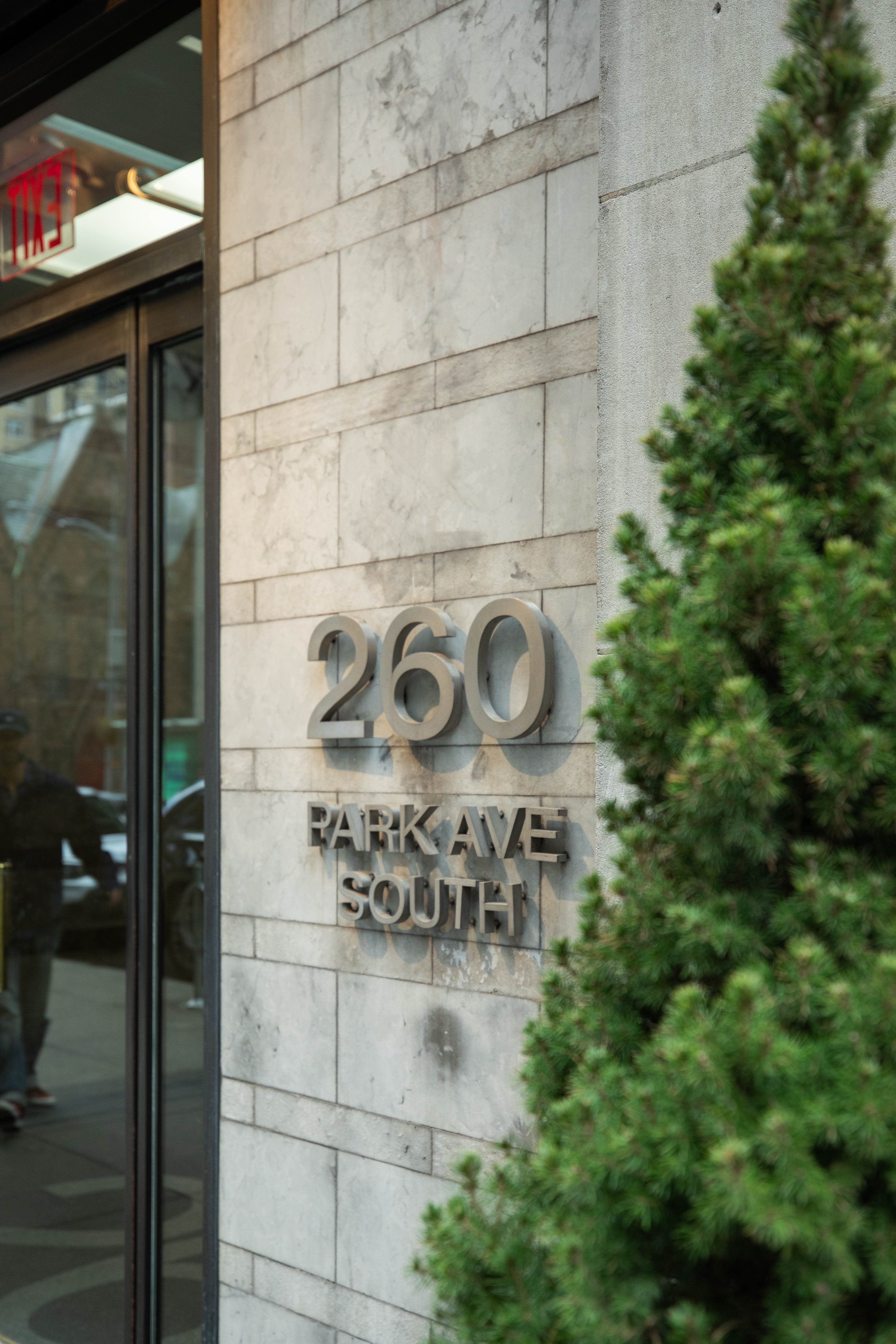 Premium commercial wood floors by PID Floors throughout 260 Park Avenue South Manhattan building lobby
