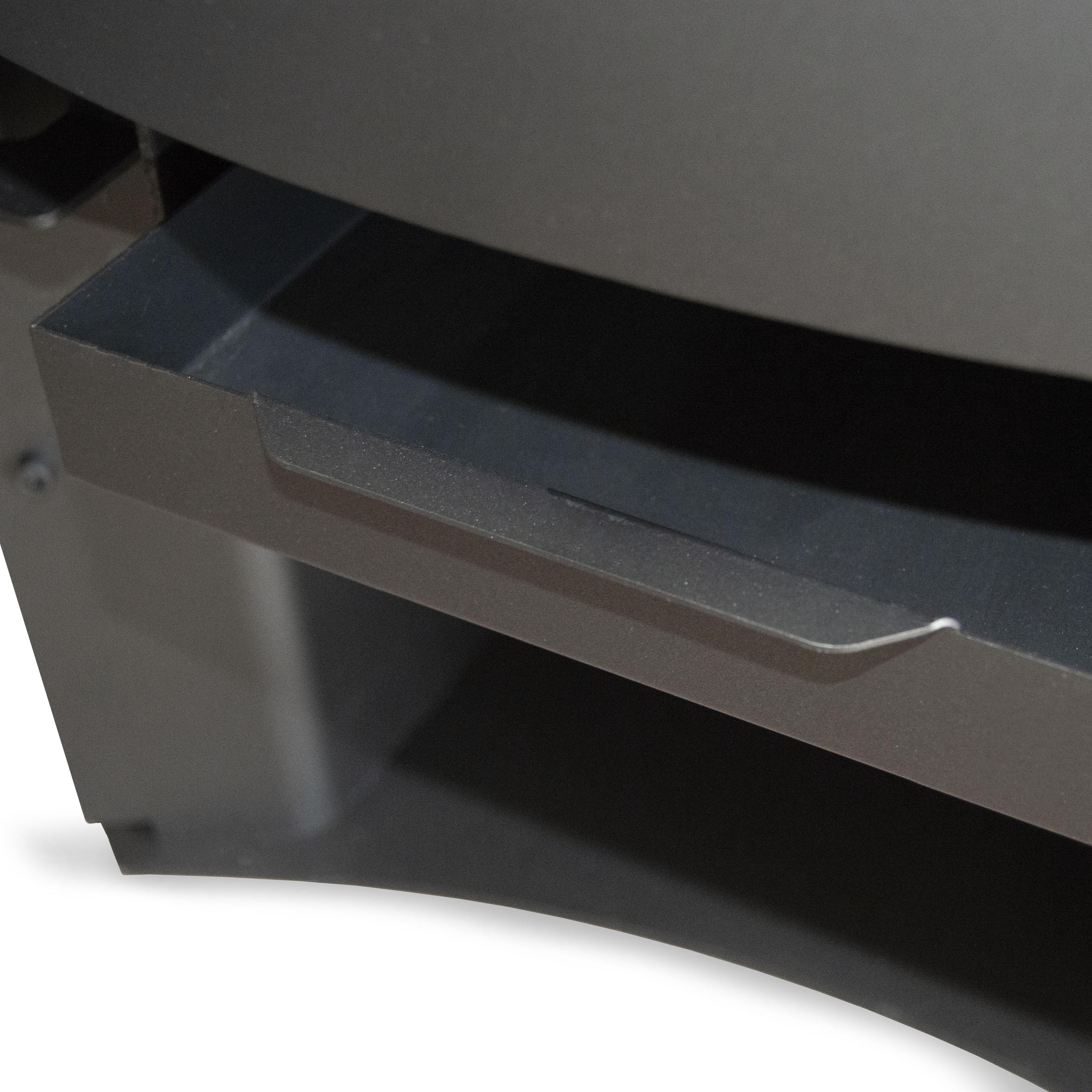 Removable ashpan for easy and convenient cleaning.