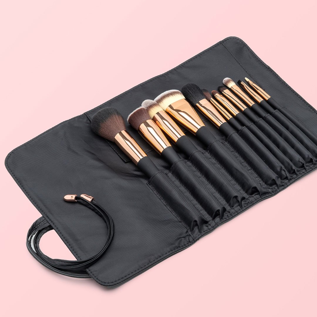 Aria the best makeup brush set by Fancii with free vegan roll-up clutch