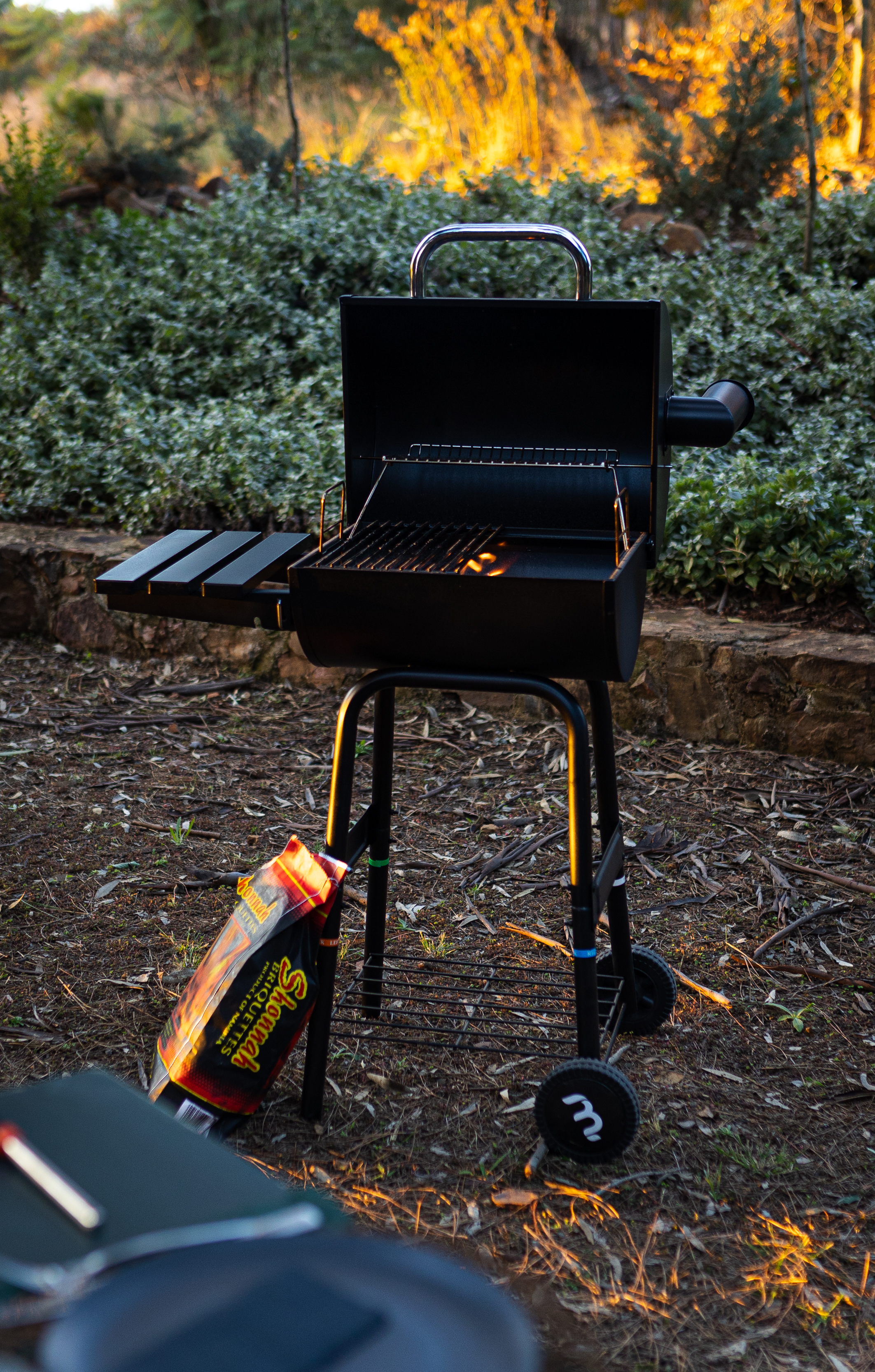 Warming rack to keep your bread and foods toasty.