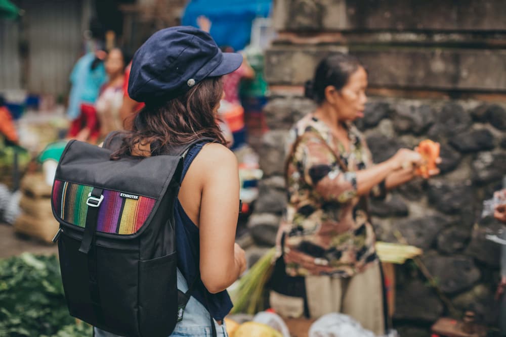 Atma-backpack-lifestyle-3-v1573114840323