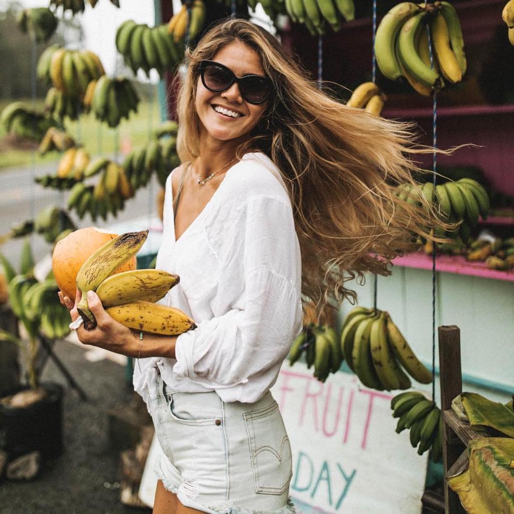 Mona with bananas