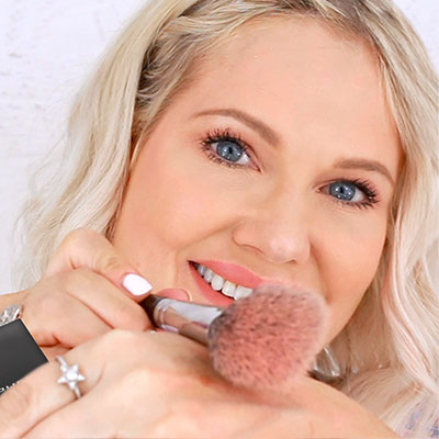 Doucce Cheek Blush in shade 'Feeling You' how to use - Step 2