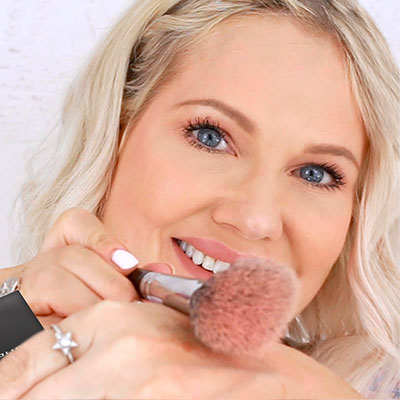 Doucce Cheek Blush in shade 'So Good' how to use - Step 2