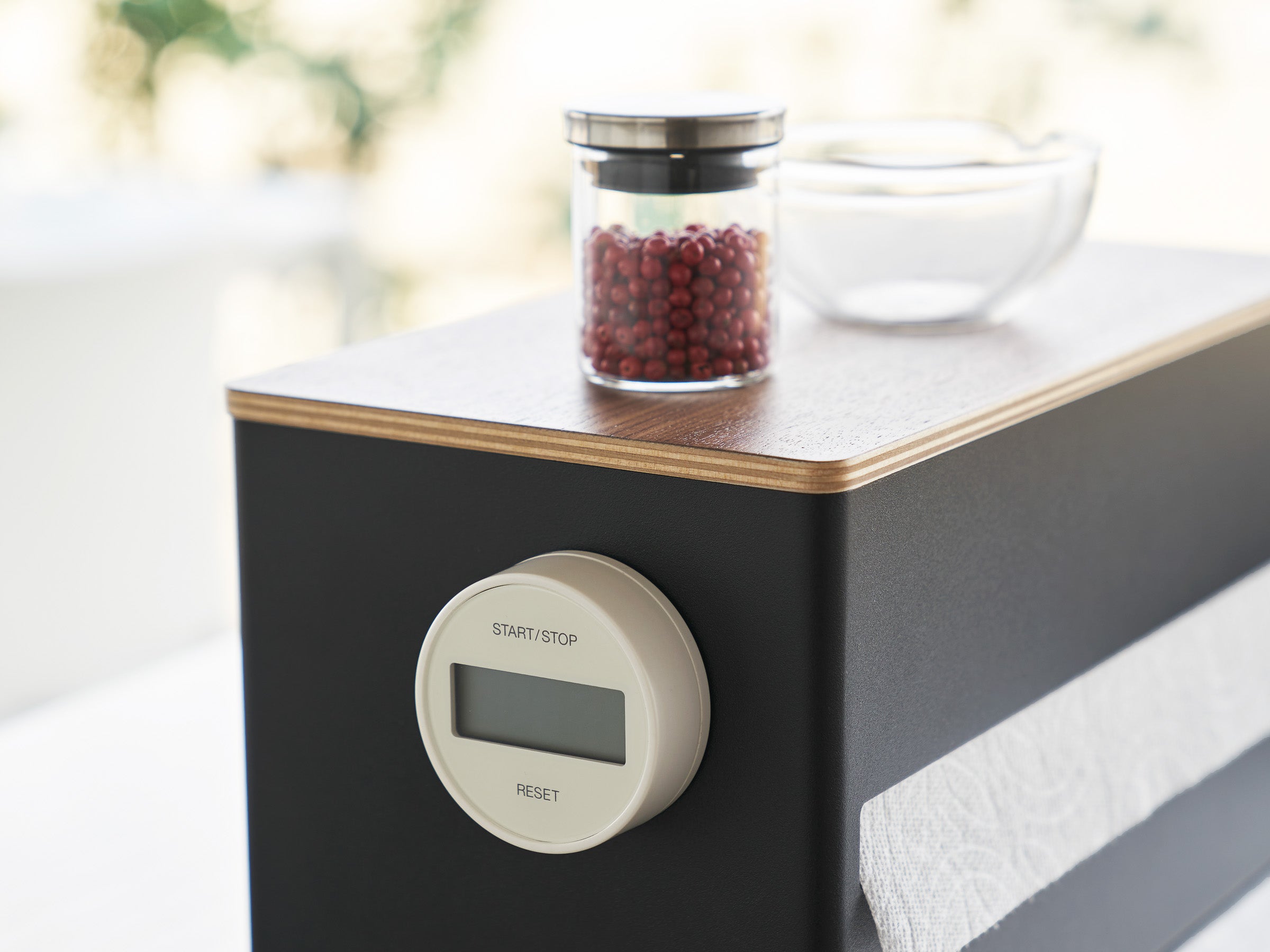 Kitchen Paper Towel Holder : Made from steel, the case is also able to hold magnetic objects