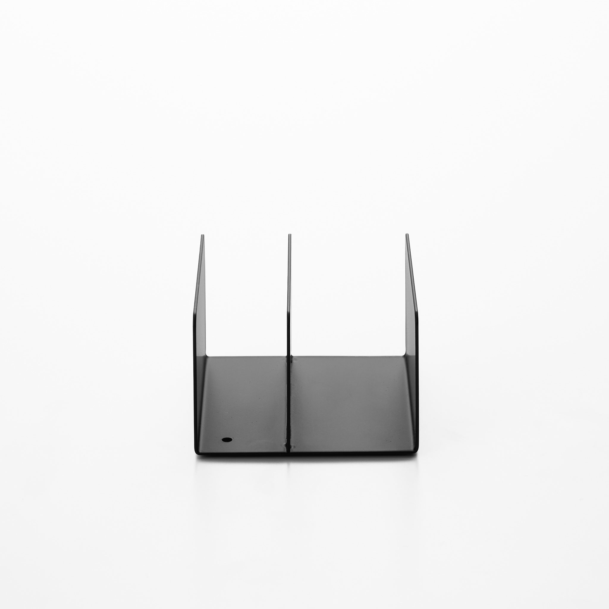 Shelf Organizer (Holder): Dual-width compartments