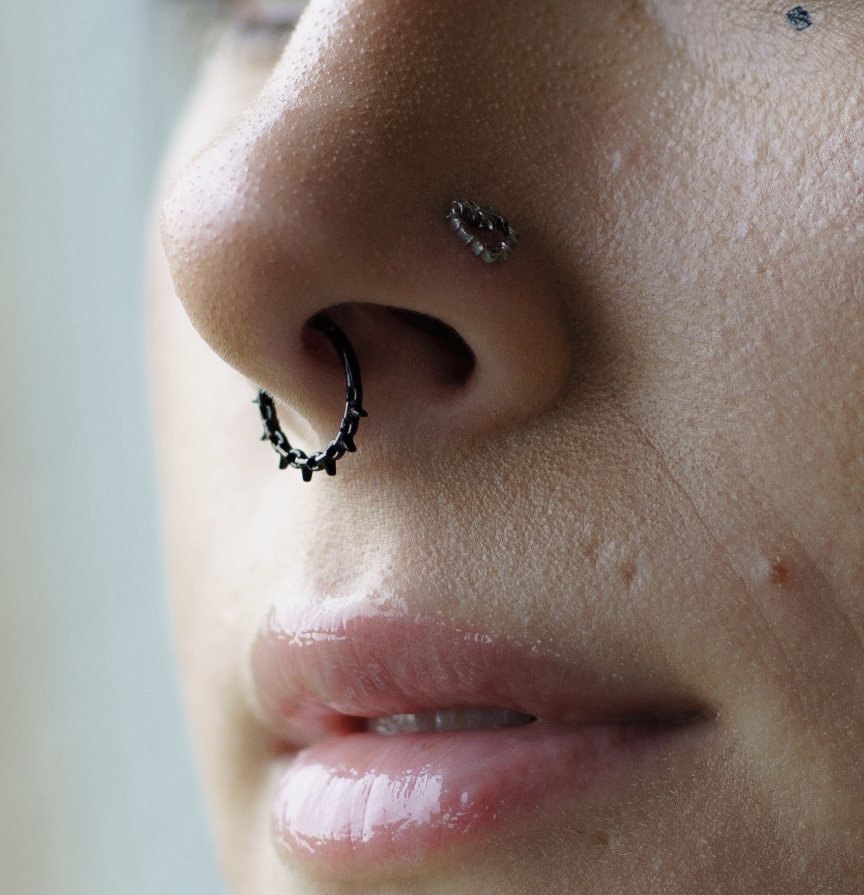 Septum-Clicker, Schwarz, Kettenglieder mit Spitzen, Titan