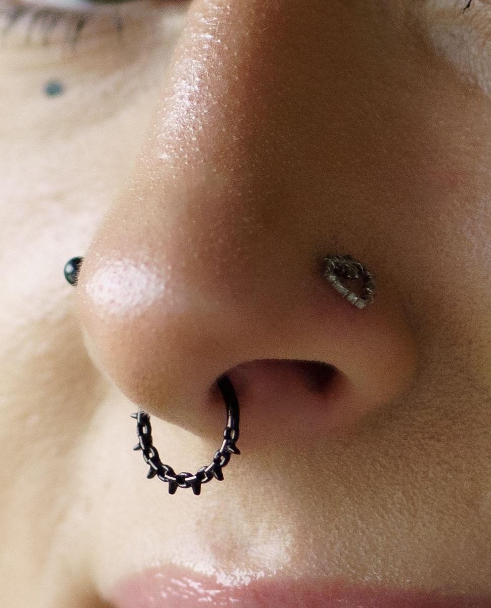  Septum Clicker, Black, Spiked Chain, Titanium