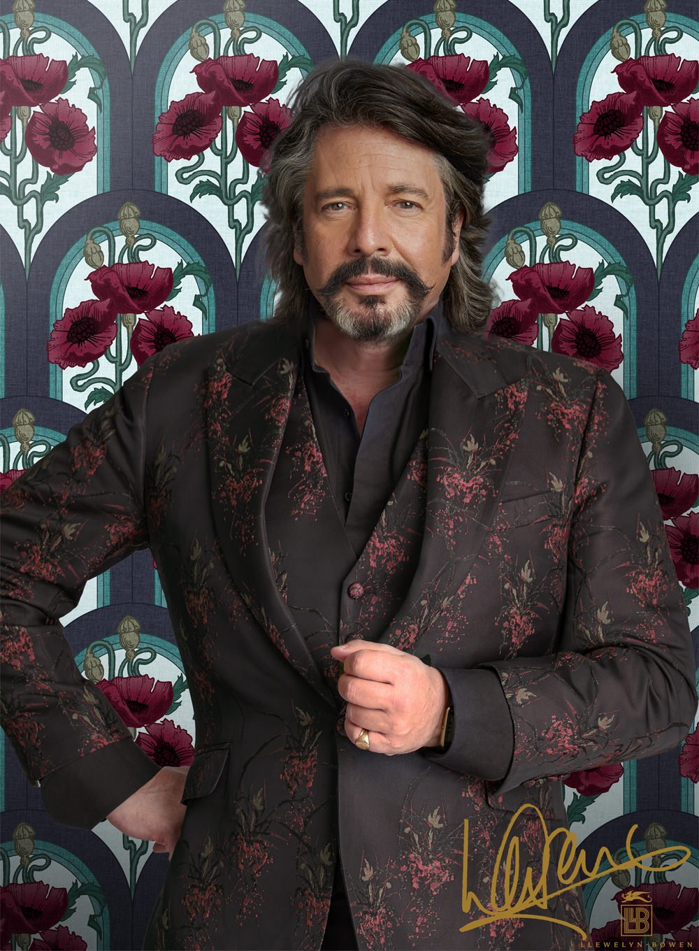 Laurence Llewelyn-Bowen has designed an Art Deco-inspired pattern for Remembrance 2025