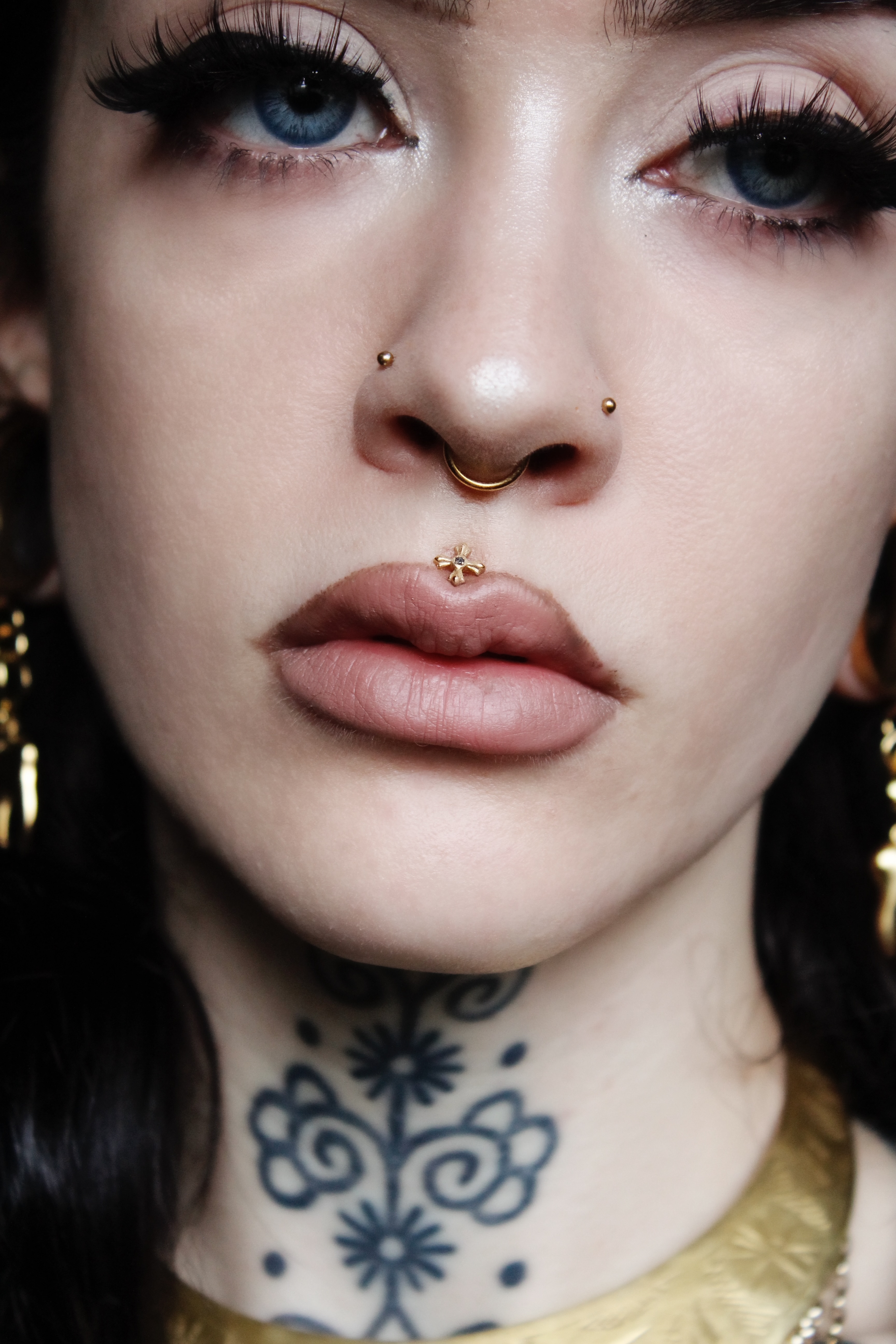 Gold Black Jewelled Cross Internally Threaded Titanium Labret Stud 1.2mm Gauge