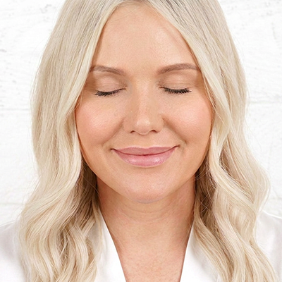 Delilah Wake Up Secret Skin Smoother how to use - Step 1