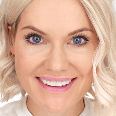 Ta-daah! Your perfectly natural yet fully covered look!