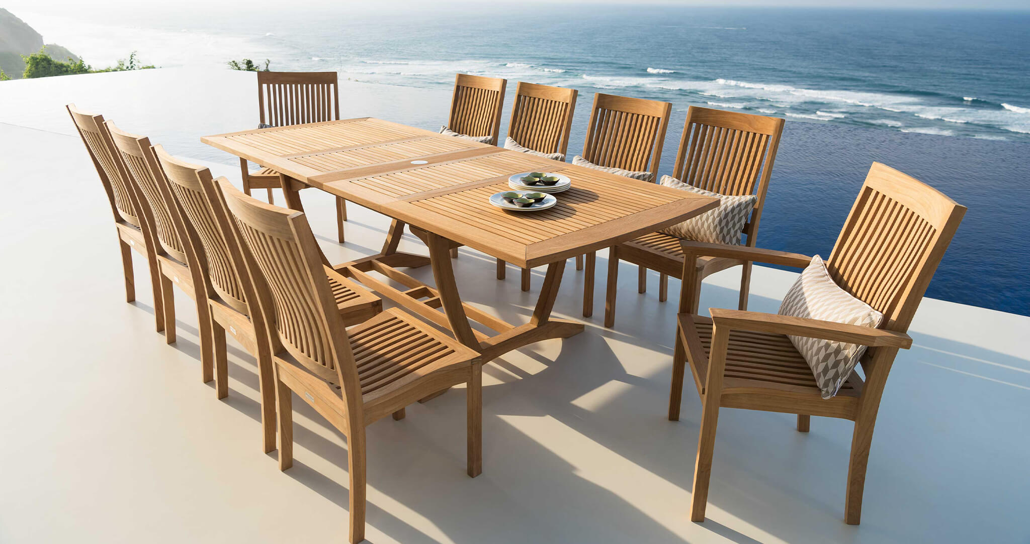Burnham luxury outdoor dining chair set