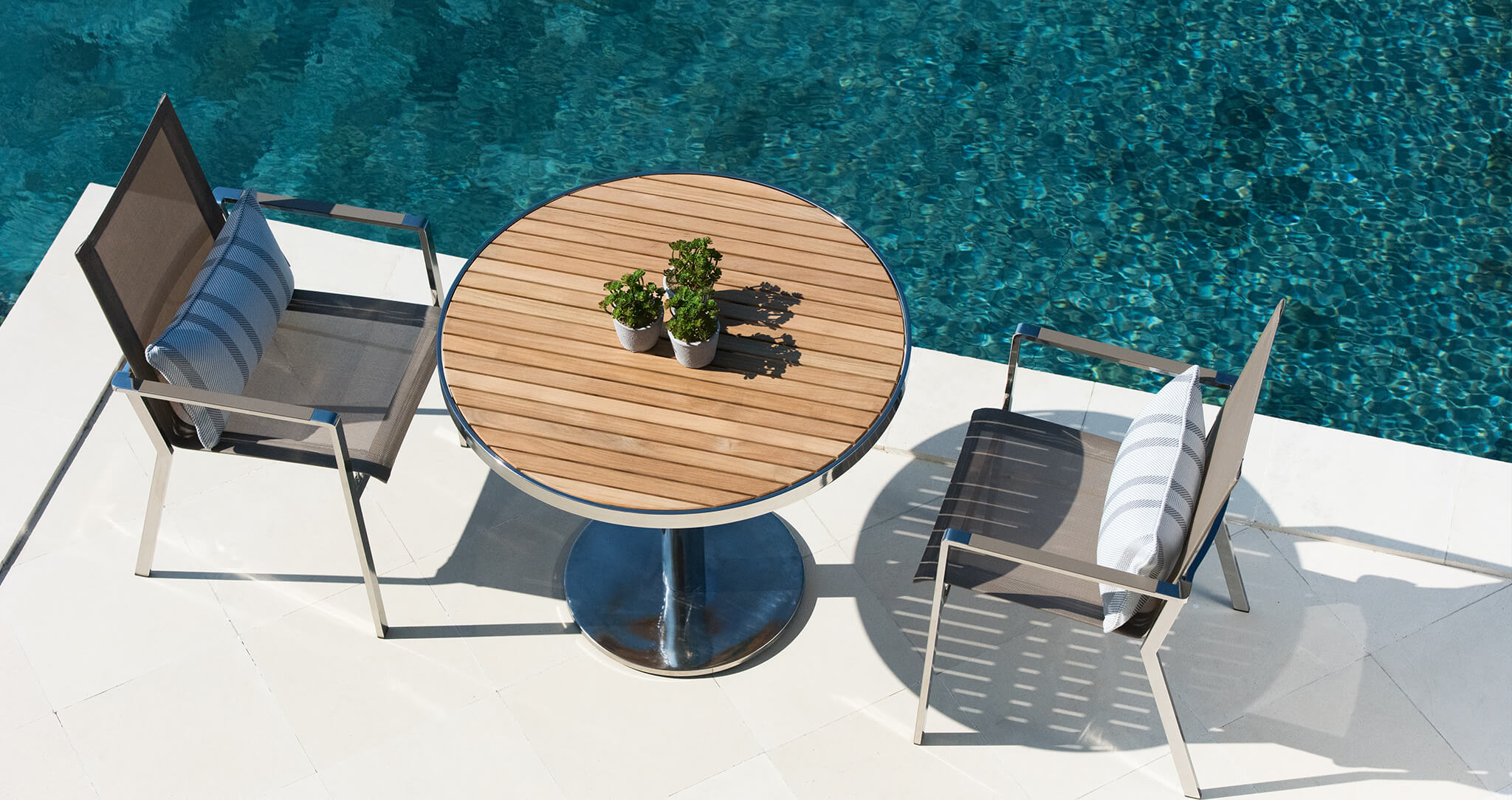 Luxury garden seating by the pool