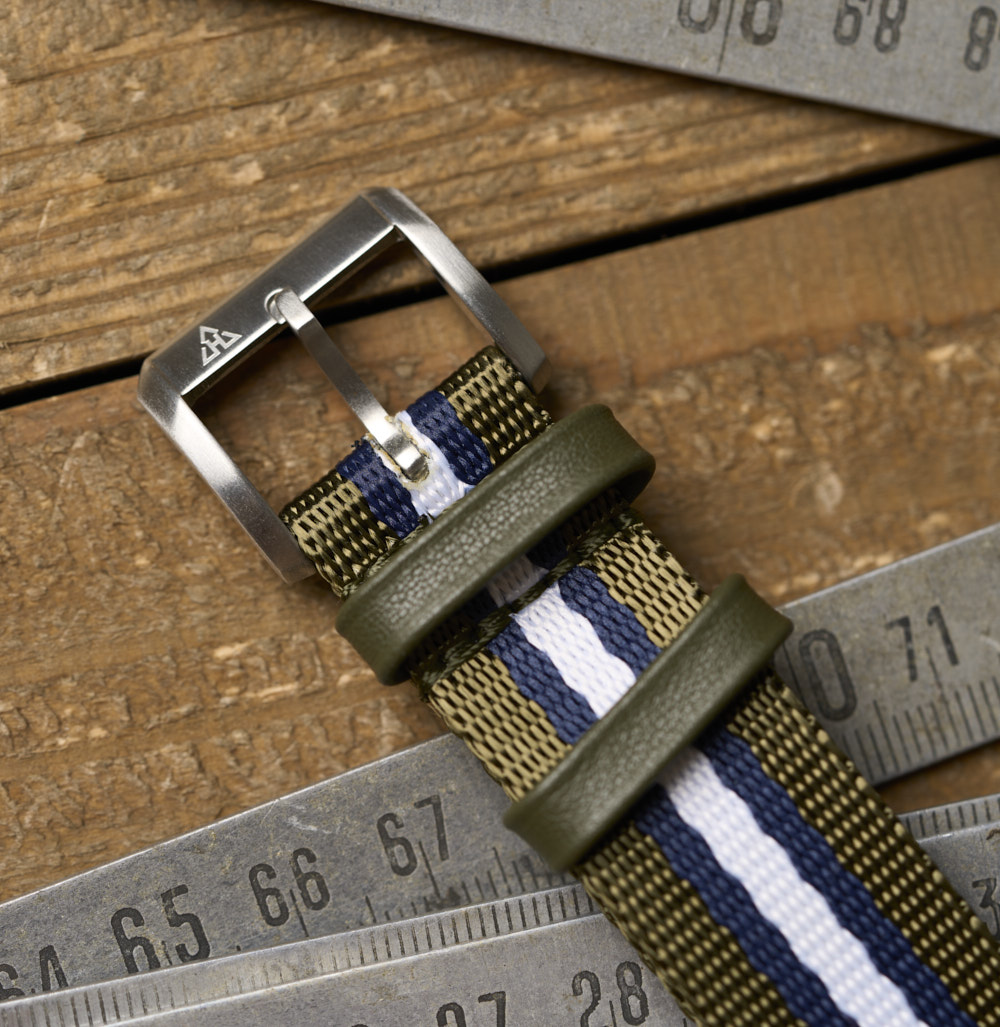 Service Mil-Strap Solid Hardware
