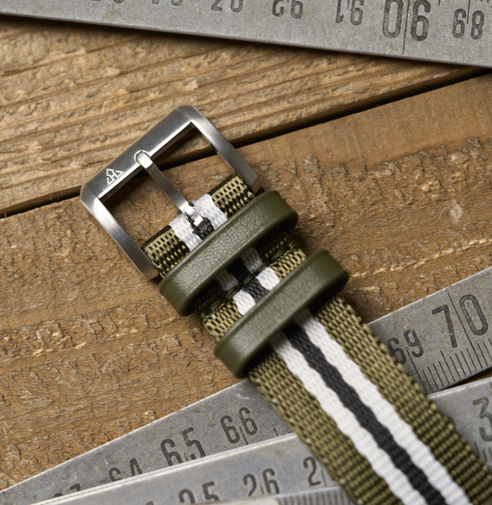 Service Mil-Strap Solid Hardware