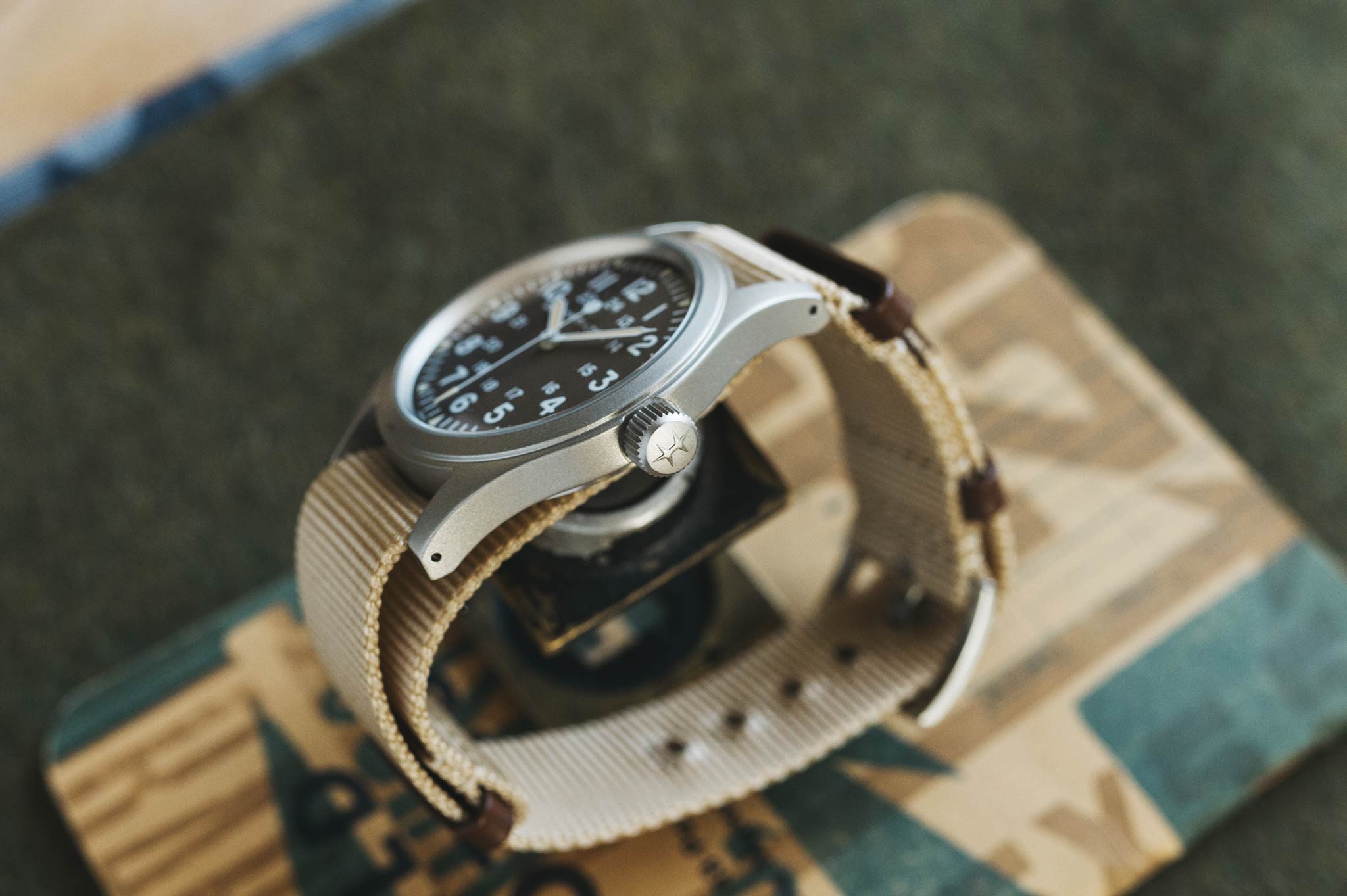 hamilton khaki field mechanical winding