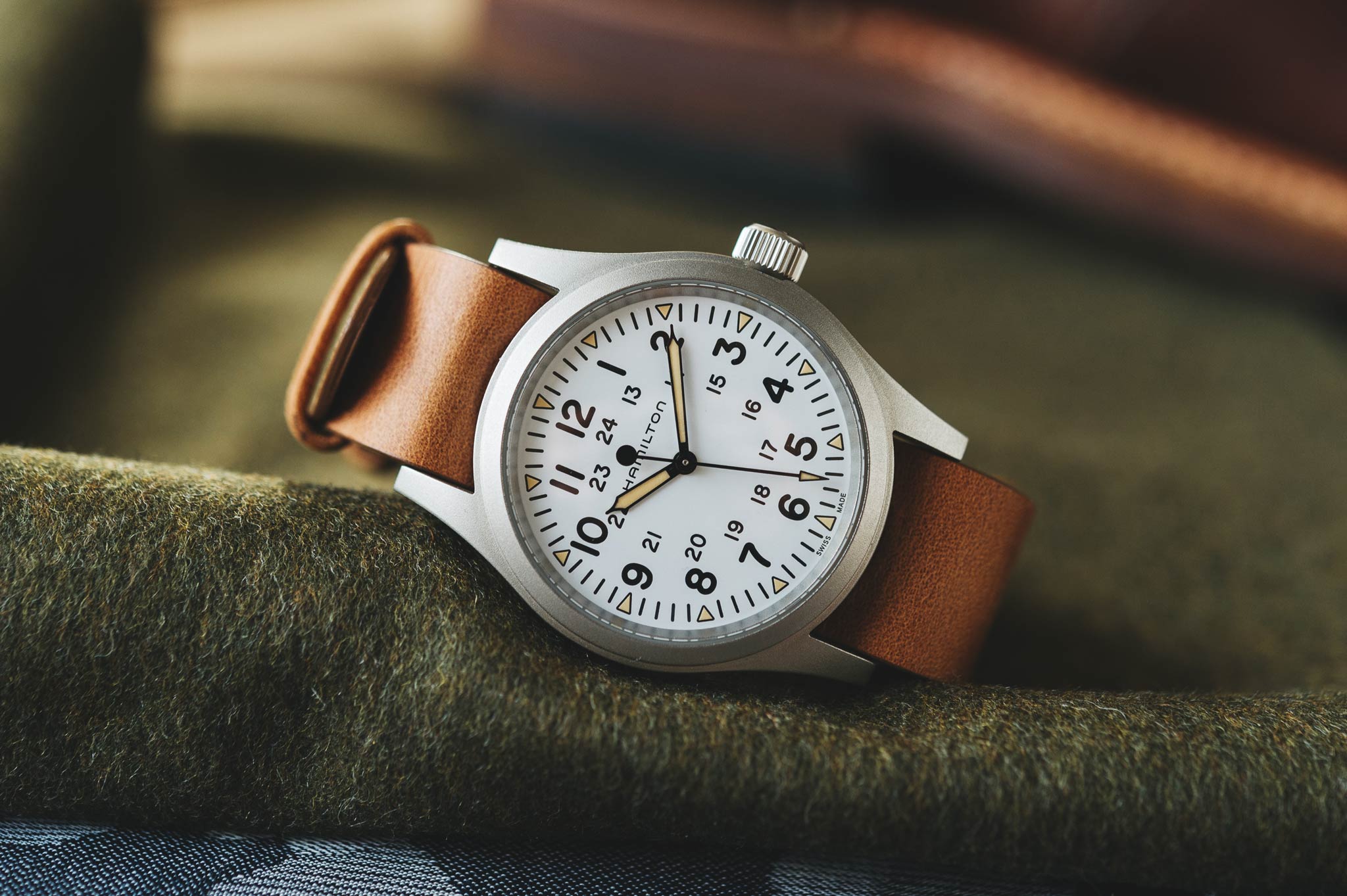 hamilton khaki field mechanical lume