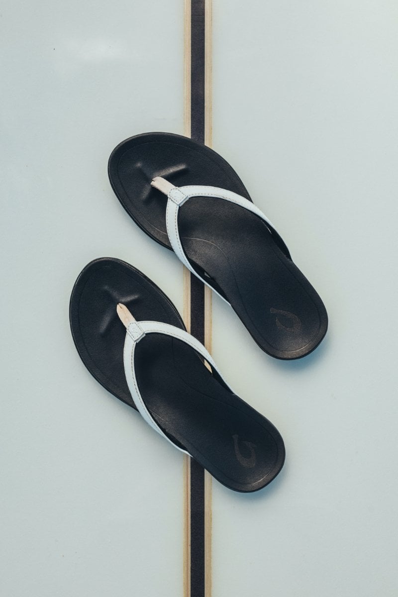 OluKai Ho'ōpio - Red / Stripe | Women's Beach Sandals