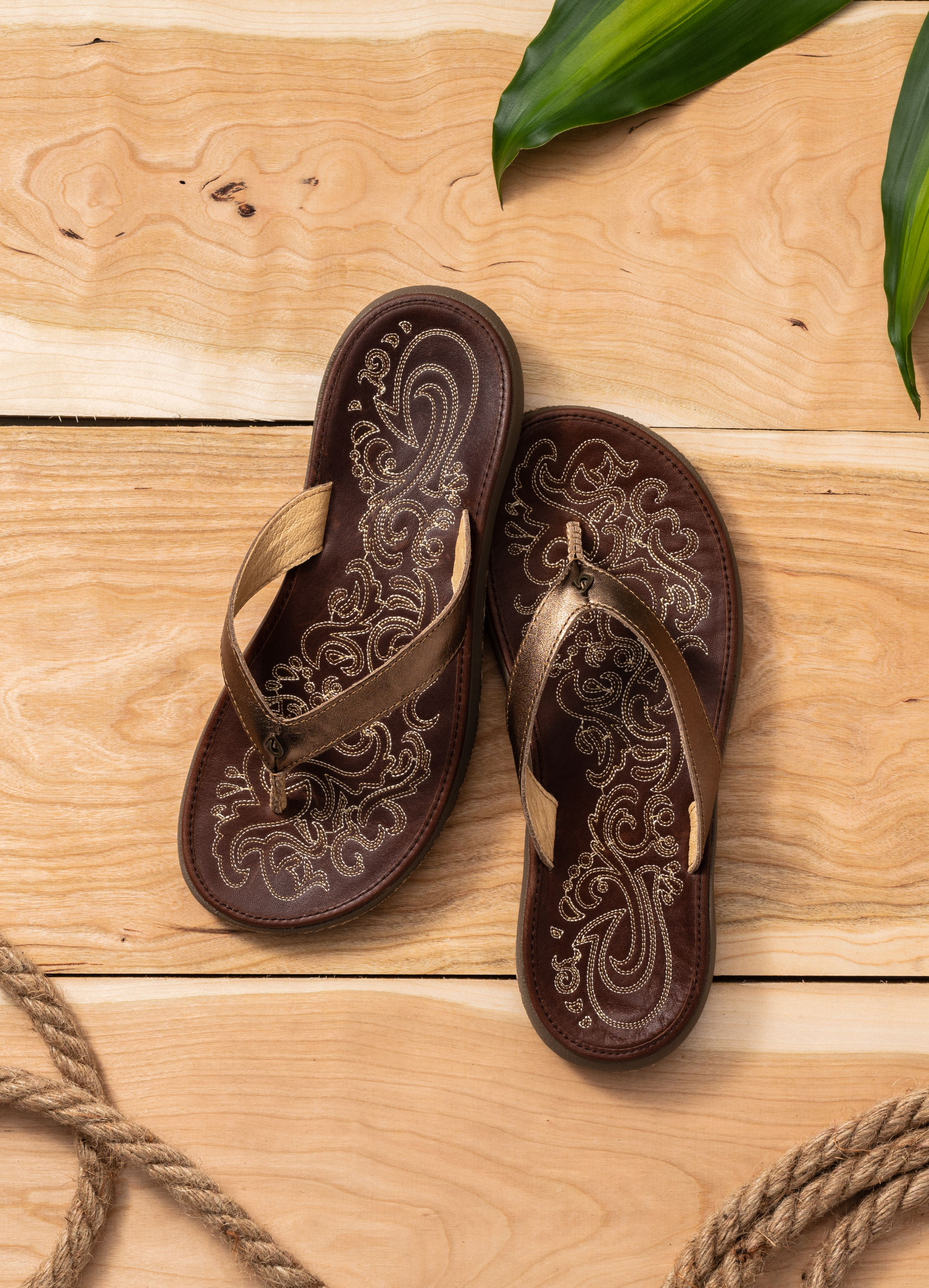 olukai women's paniolo thong sandals