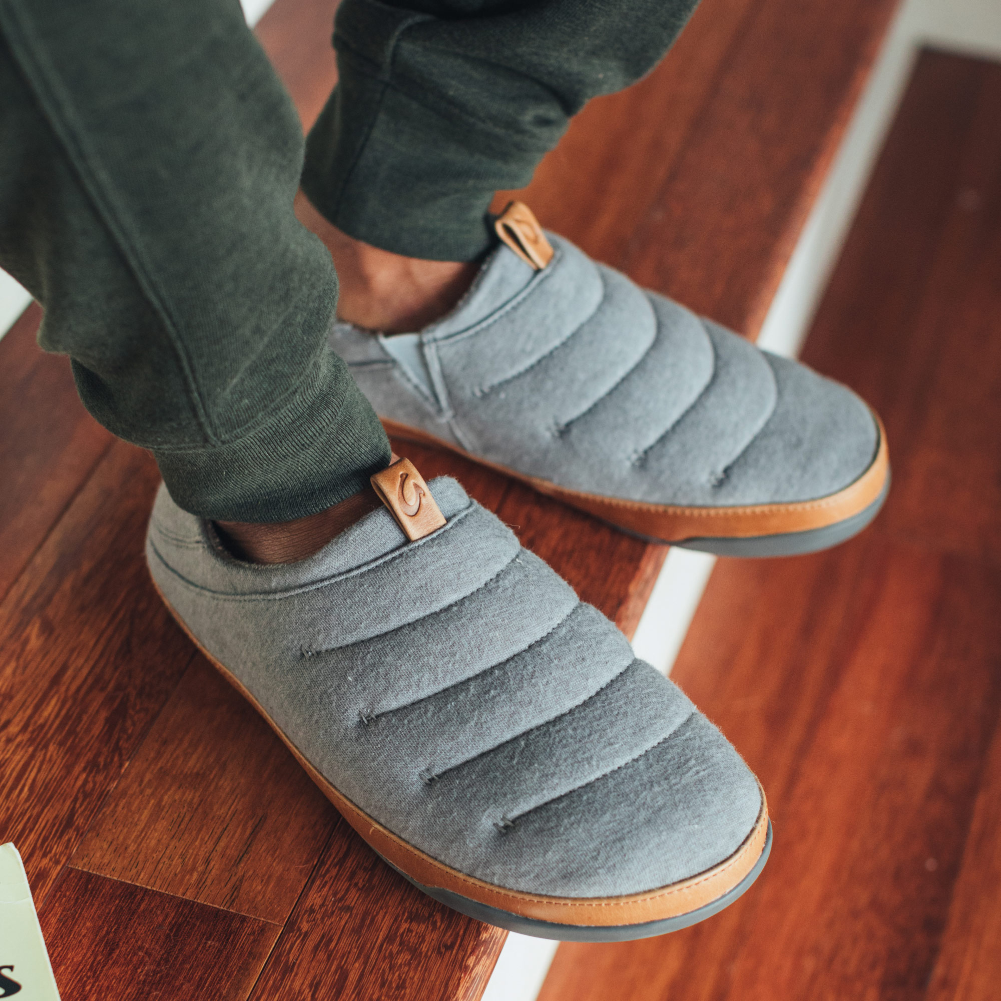 OluKai Mahana - Vapor / Sahara | Men's Slippers