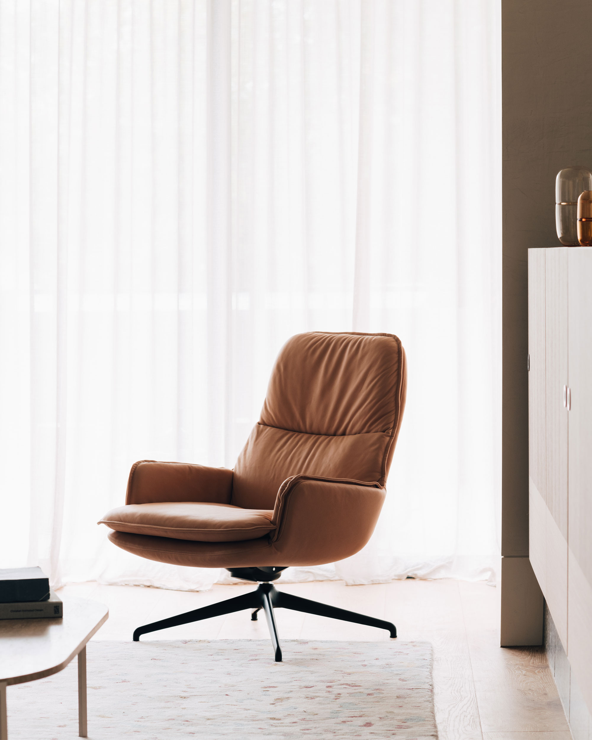 Jardan Banjo Armchair Hero 17