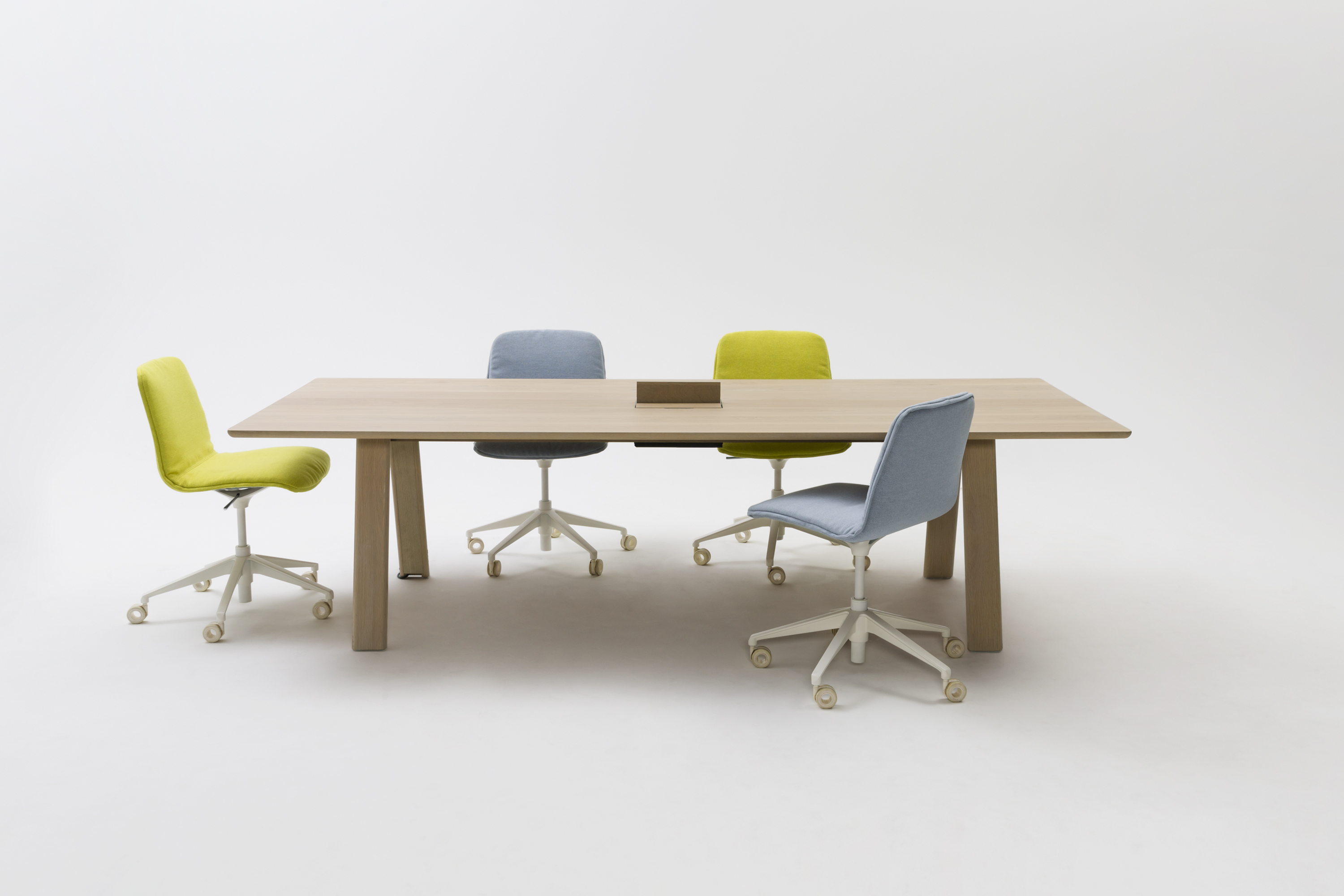 Jardan Flo Meeting Table 03