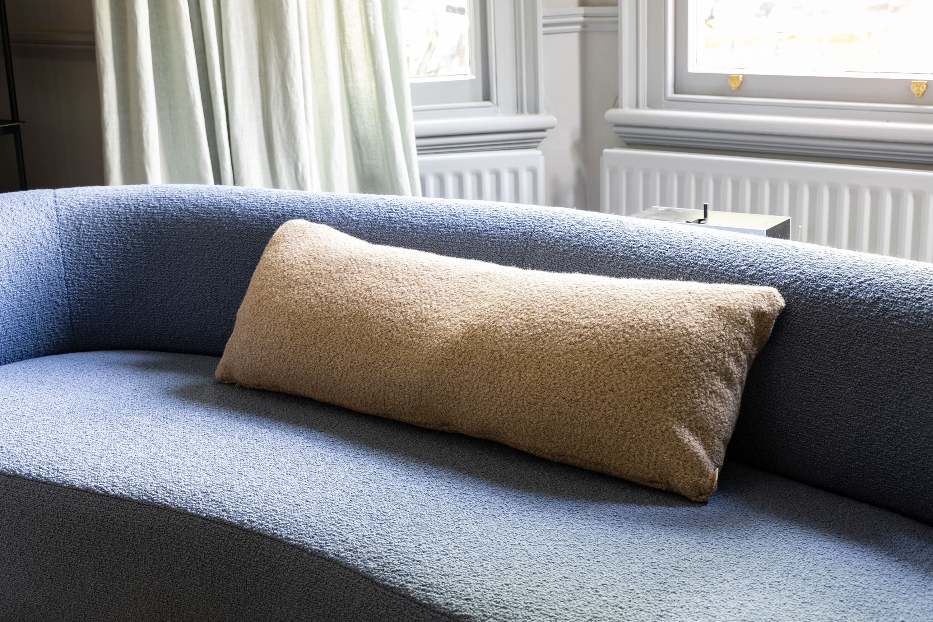 Jardan Lola Sofa Hero 06