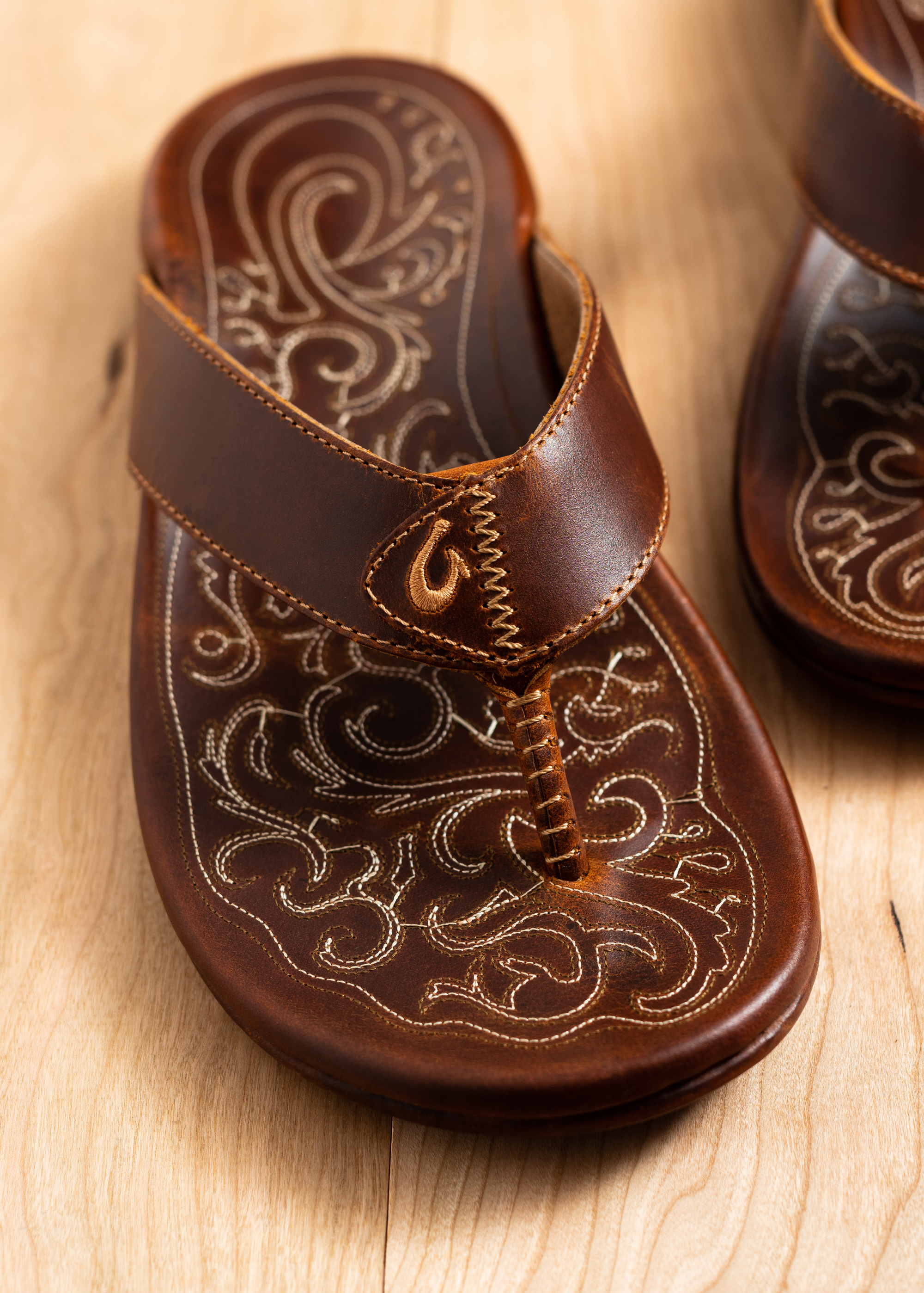 OluKai Mekila - Natural | Men's Leather Beach Sandals