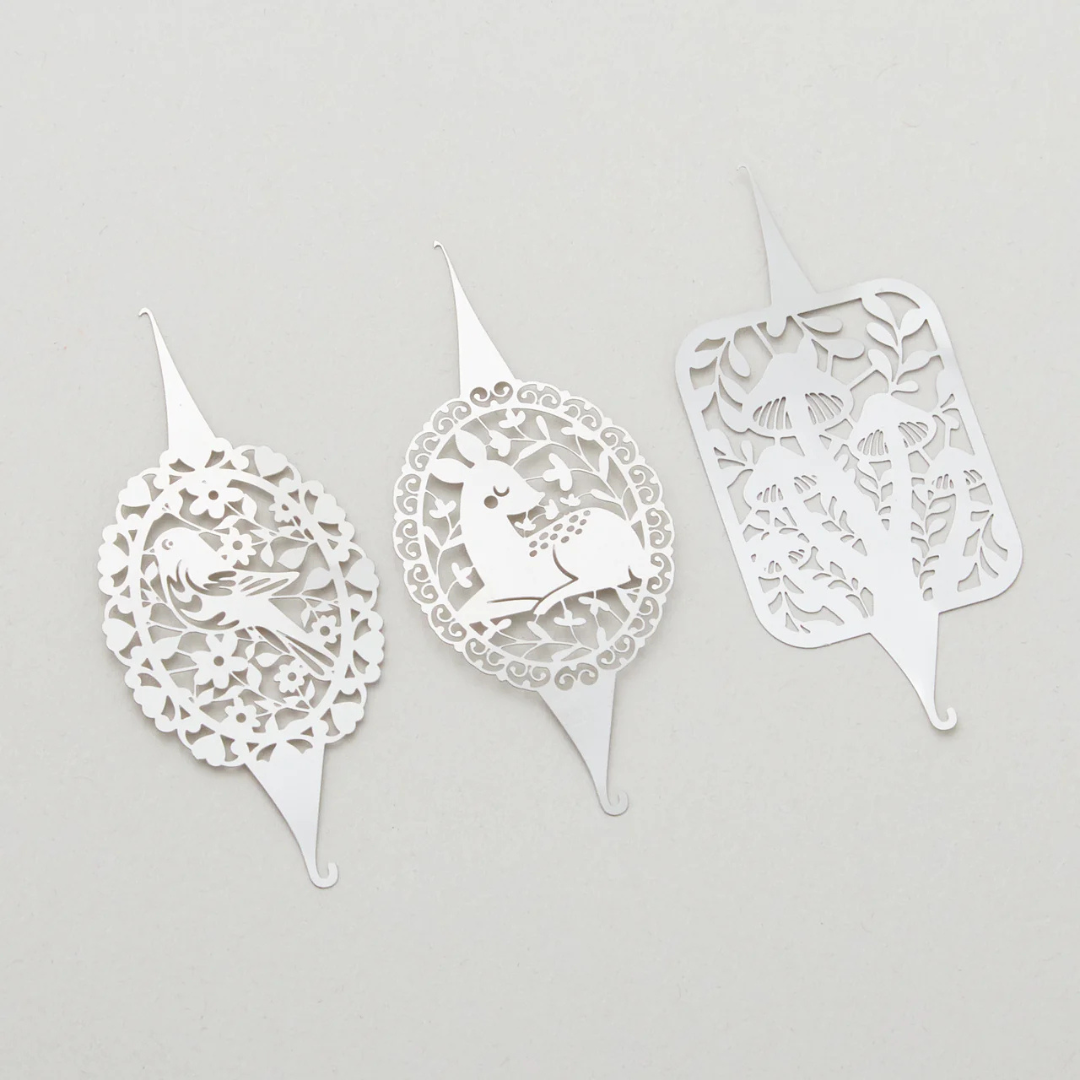 Browse Needle Threaders in a variety of shapes and sizes at Missouri Star Quilt Co.