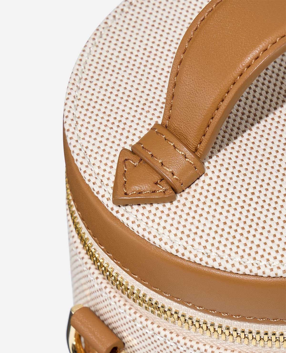 Crossbody Capsule