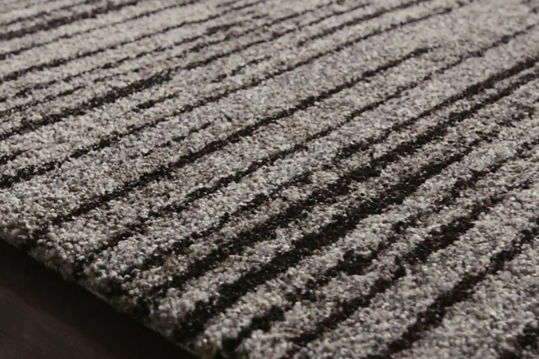 EB-02 GREY / BLACK video