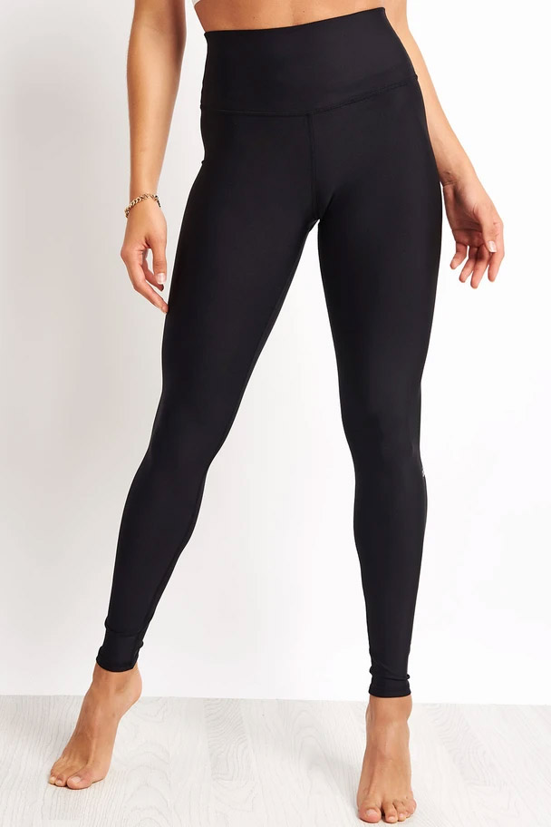 Alo Yoga Leggings: The Complete Guide 
