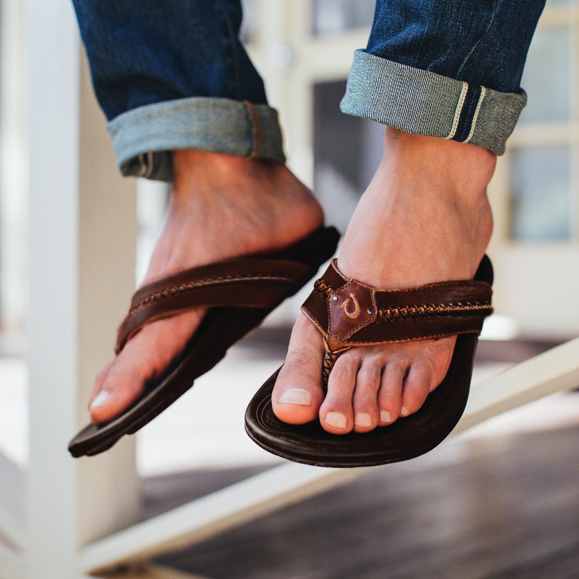 OluKai Mea Ola - Dark Java | Men's Leather Beach Sandals | OluKai Canada