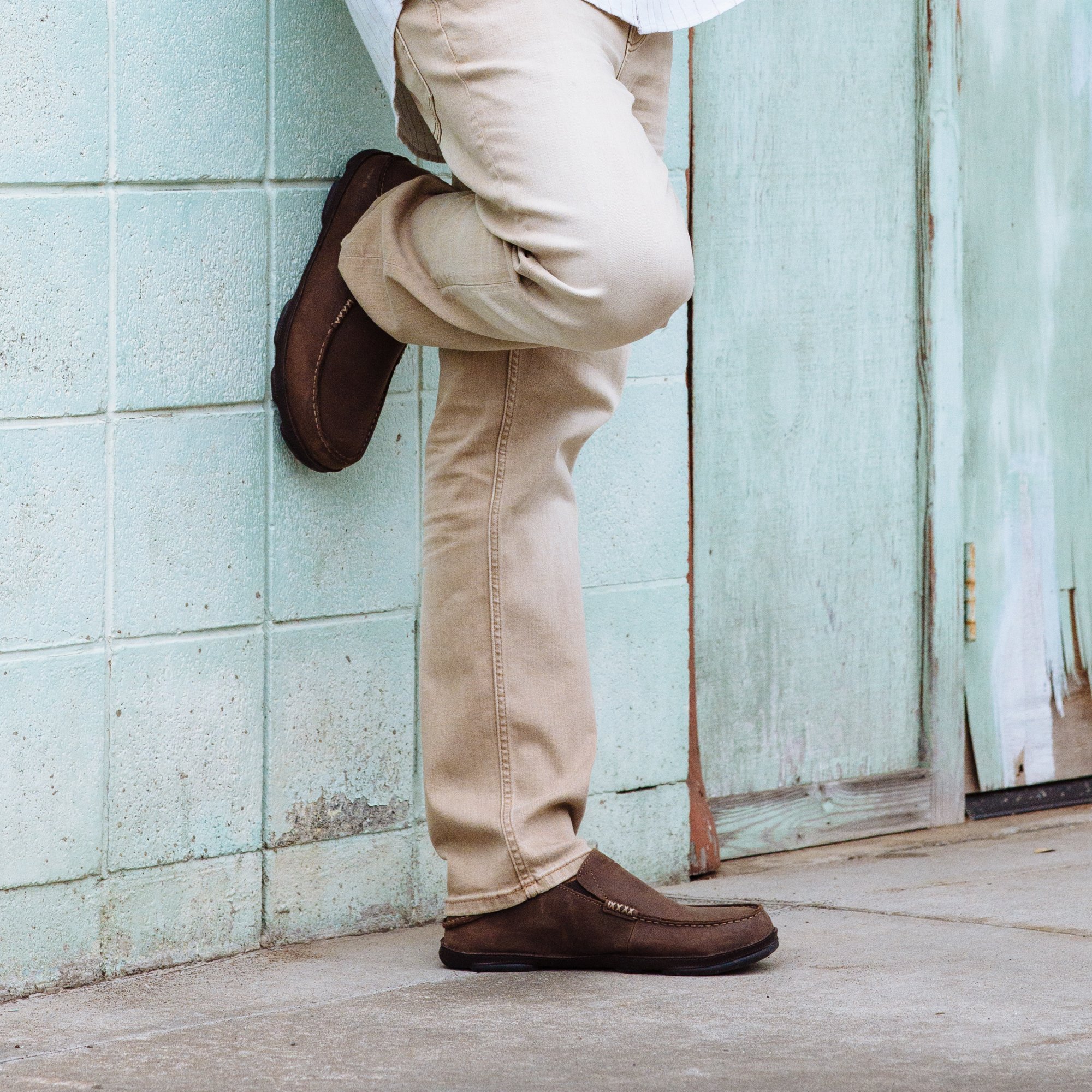 olukai moloa ray toffee