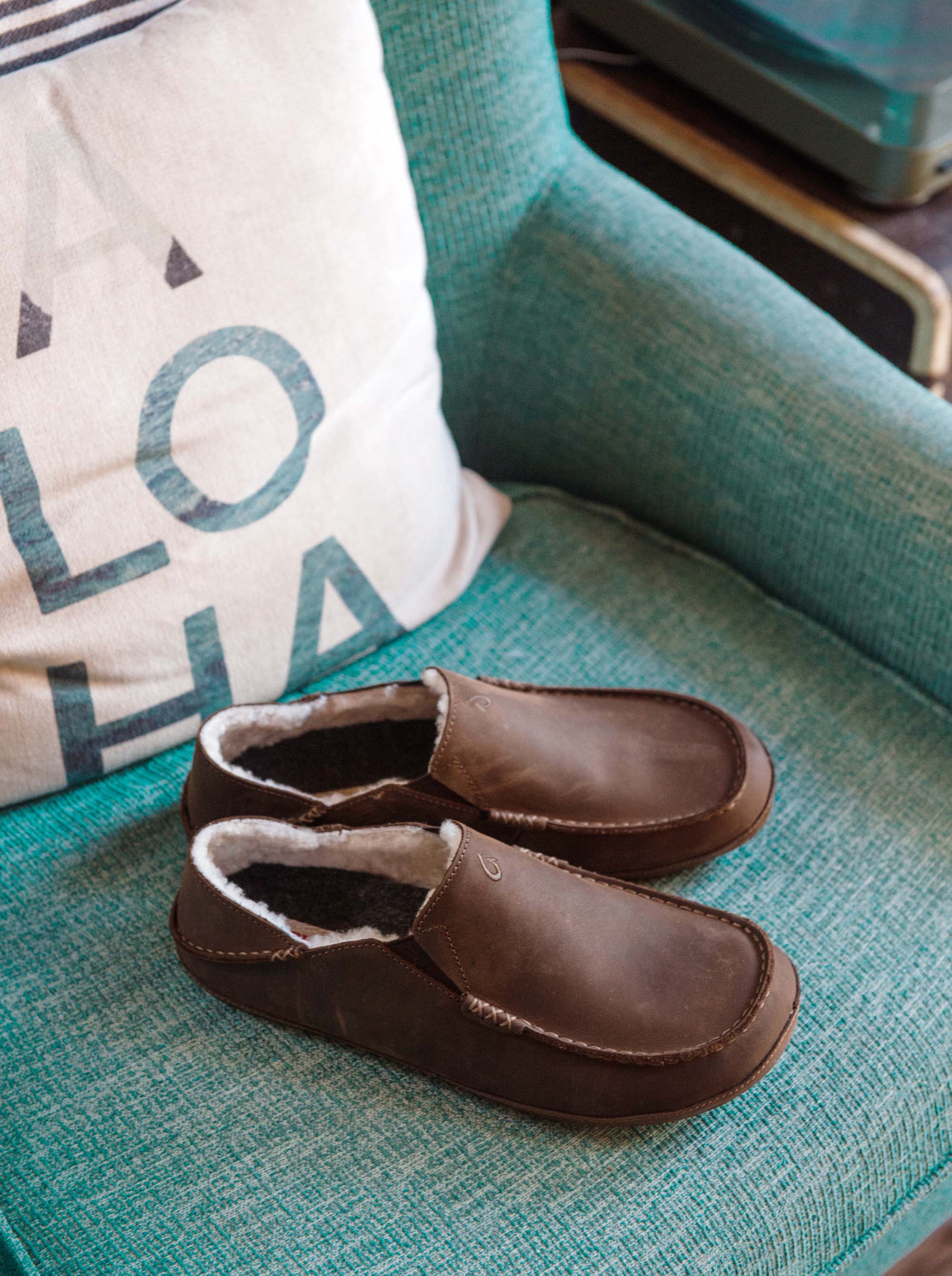 olukai men's slippers amazon