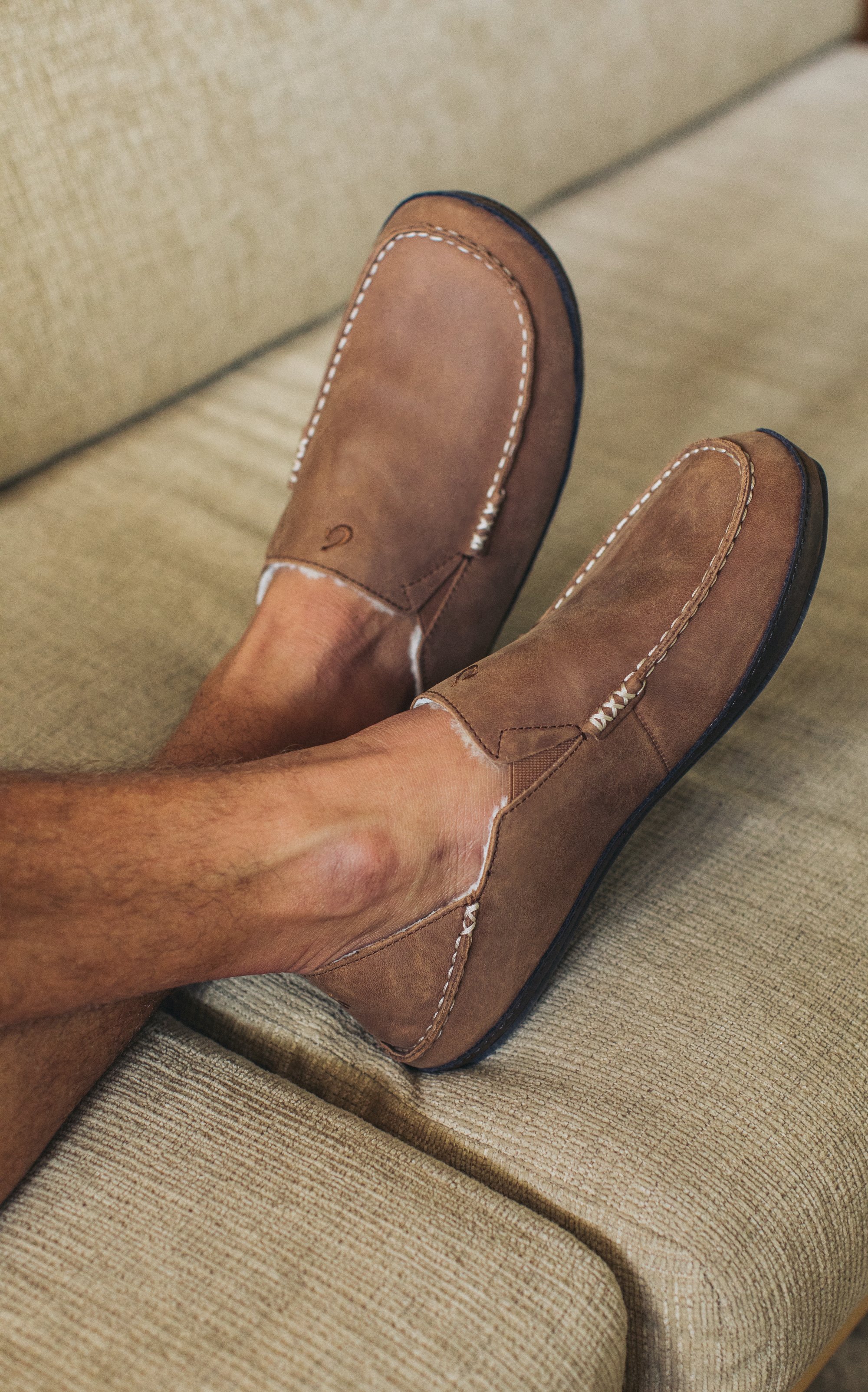 olukai moloa slipper men's toffee dark wood 7