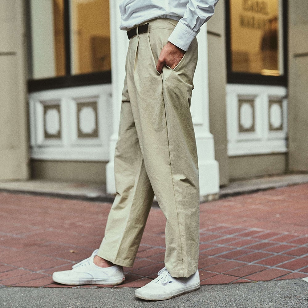 ONE TUCK TAPERED STRETCH TROUSERS | Goldwin USA