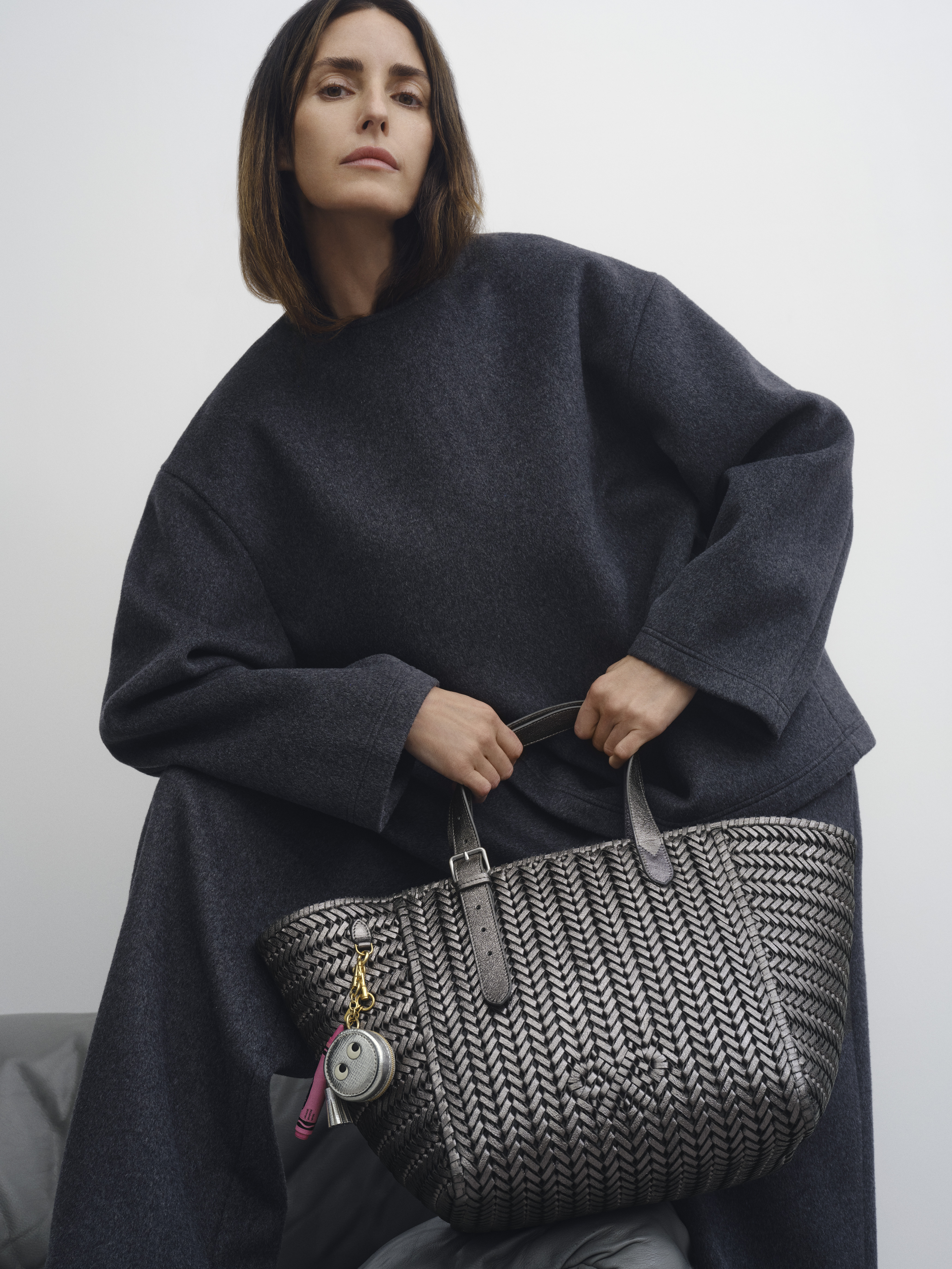 クロスボディバッグ｜アニヤ・ハインドマーチ｜Anya Hindmarch JP