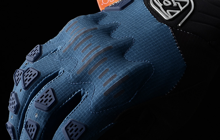 Sport Handschuhe Schwarz Grau Troy Lee Designs Scout Gambit Handschuhe - MTB Handschuhe Mit D3O Knöchelschutz Scout Gambit Handschuhe Mit D3O Knöchelschutz