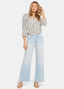  Women's Slim Jeans carousel image 
