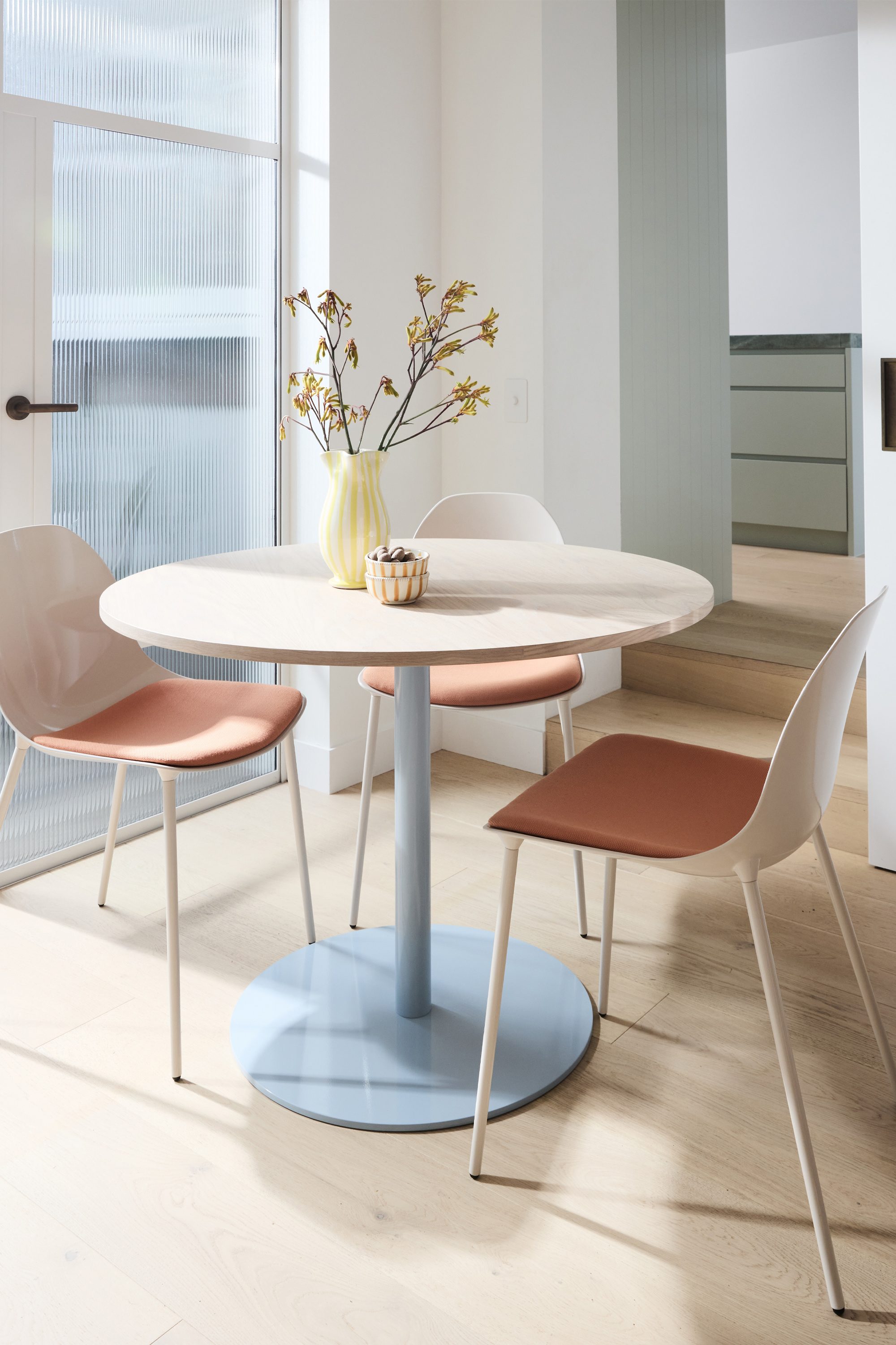 Jardan Arrow Table Hero 01