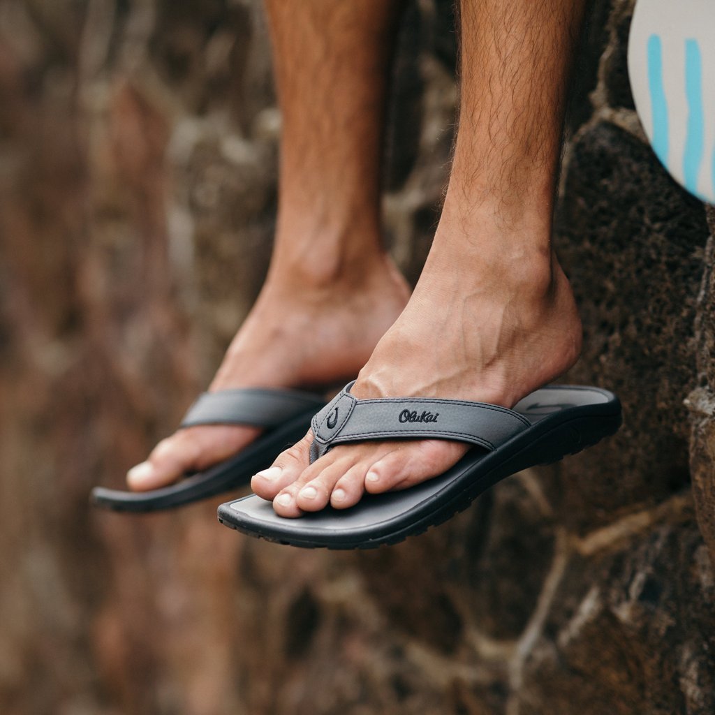 OluKai 'Ohana - Black / Dark Shadow, Men's Beach Sandals
